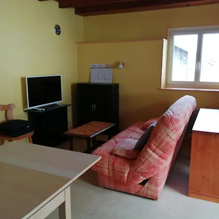 Confortable A Avec Jardin Apartment Cleurie
